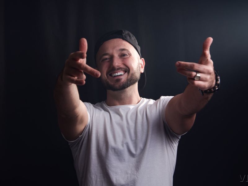 Kavárna na zámku - živá hudba / Josef Vališ