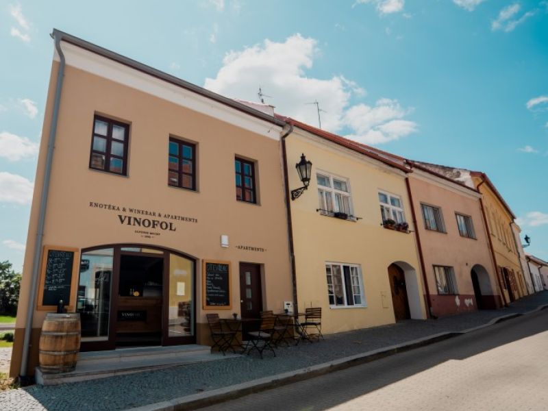 Enotéka Vinofol - winebar & café & apartments