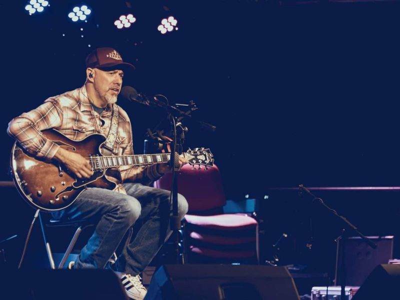 Léto v Jirkově sklepě: Kytarista Duffnyus