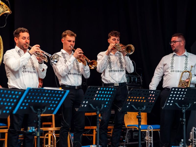 Vánoční koncert s DH Miločanka