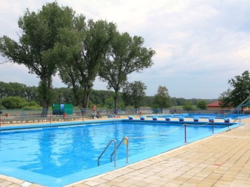 Koupaliště Březí