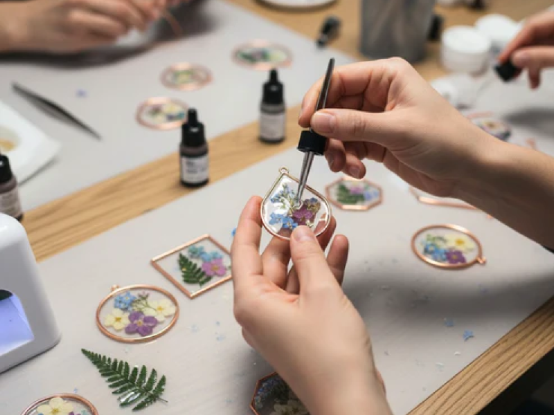 Workshop: Květinový šperk z Epoxy